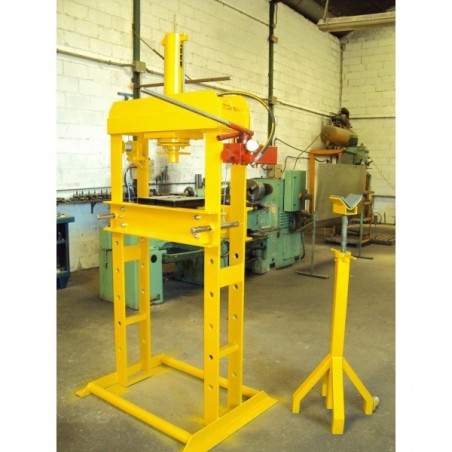 HYDRAULIC PRESS