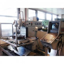 CNC freze makinesi - Üniversal freze makineleri