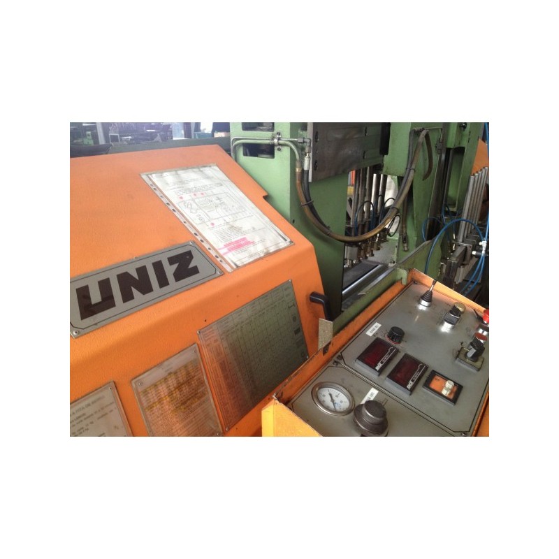 Band Saw / sierra de corte Uniz 520/900