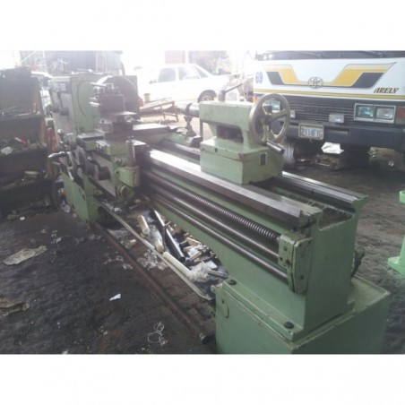 torn marca romania de metre i mig entre punts