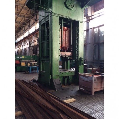 VORONEZH K 2538 630t Schneidpresse