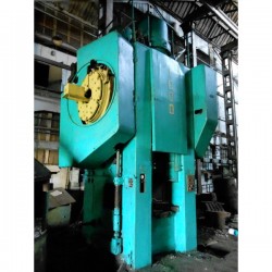 Voronezh Schmiedepresse K8540 1000t - Verschiedene Pressen