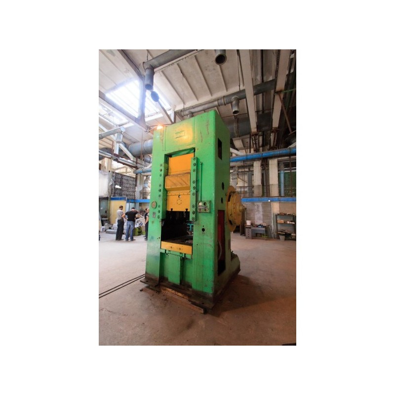 Prensa troqueladora  de extruir BARNAUL K0034 250 t
