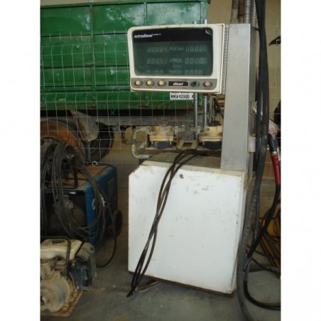SURTIDOR CON BOMBA Y CUADRO ELÉCTRICO