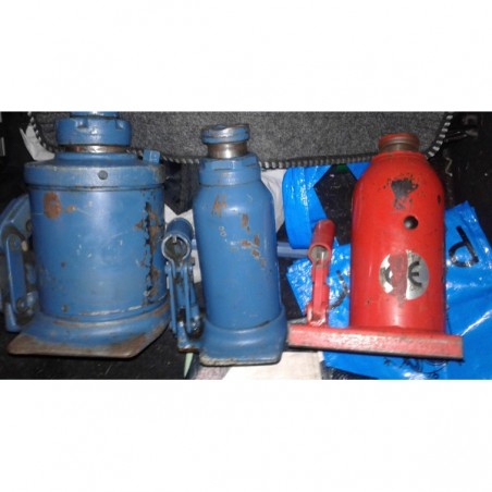 HYDRAULIC JACK, 3 UNITS