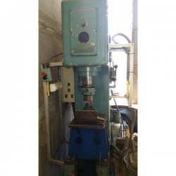 VERTICAL HYDRAULIC PRESS - Various presses