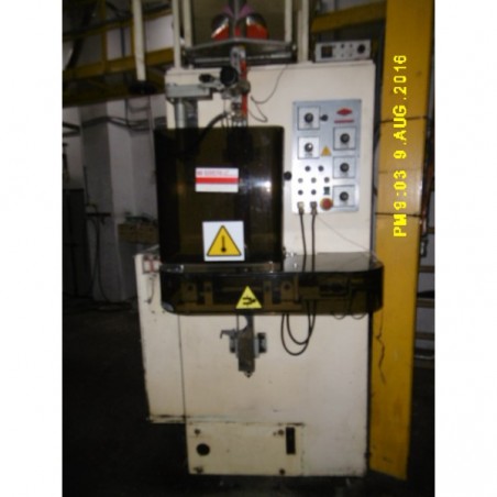 Máquina empaquetadora (marca Guill) y agrupadora (marca Prolec) con autómata