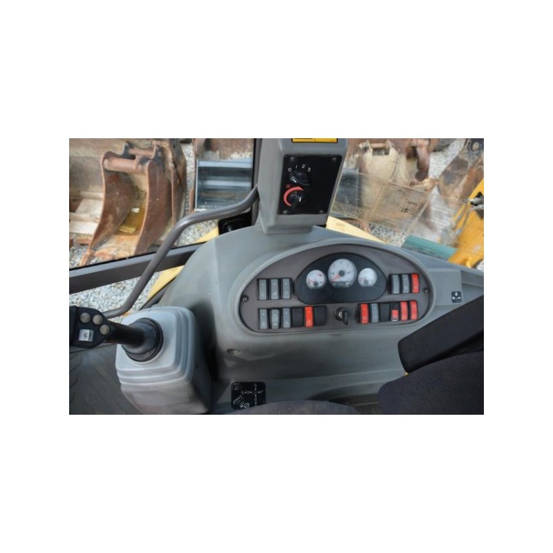 retro excavadora Volvo BL71 2009