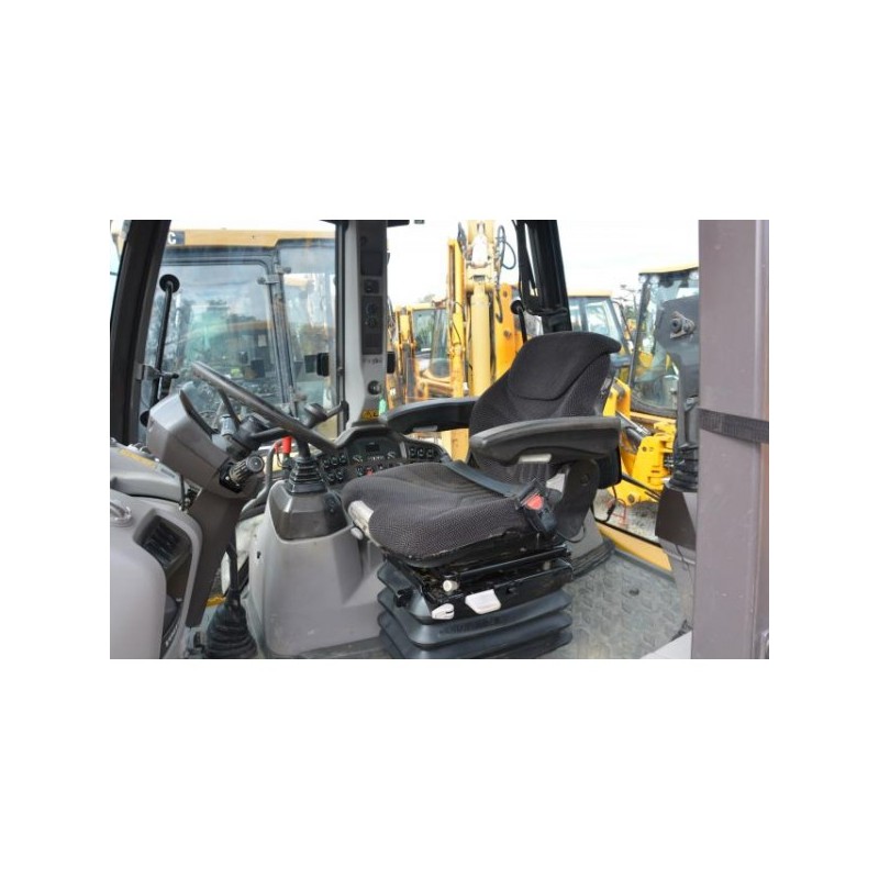retro excavadora Volvo BL71 2012