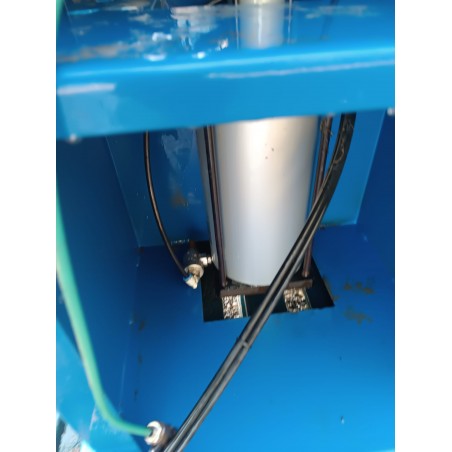 PRENSA NEUMÀTICA MARCA M.G. MODEL P-800
